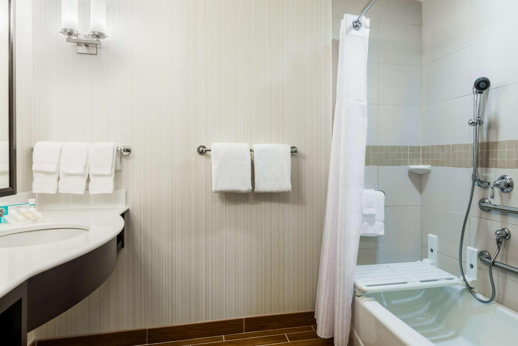 Hilton Garden 3*
